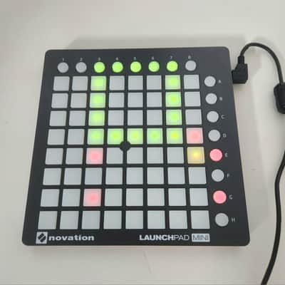 Novation Launchpad Mini MKI Pad Controller 2013 - 2015 - Black image 2