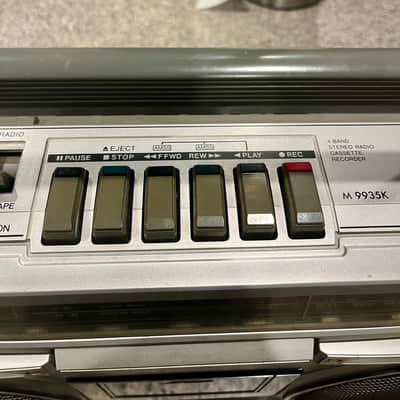 Sanyo M9935K 1982 Vintage Boombox Works well. image 2