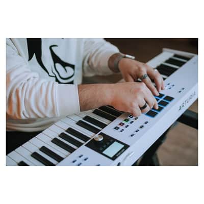 Arturia KeyLab Essential 88 mk3 88-Key USB MIDI Controller Keyboard (White) image 5