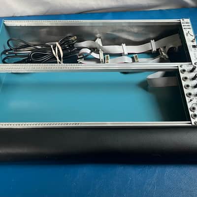 6U 84HP Eurorack Desktop Powered Case w/ padded wrist rest, TR-909 size image 1