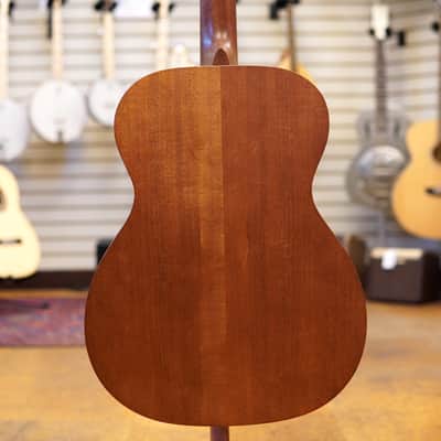 Martin 000-17 Sitka Spruce/Mahogany Acoustic Whiskey Sunset w/Padded Gig Bag image 3