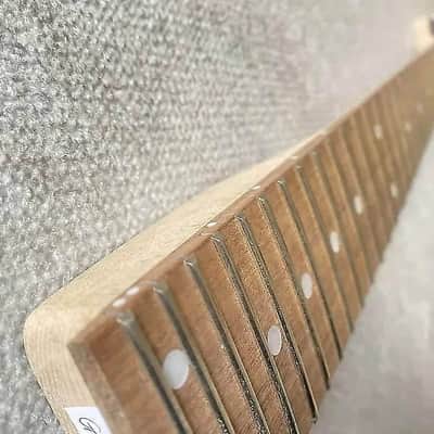 Ibanez Blue Reversed Guitar Short Scale Maple Wood Neck, 24 Frets Rosewood Fingerboard image 3