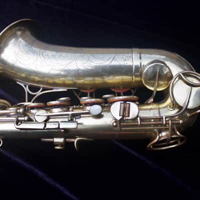 Martin Commitee III alto saxophone 1947 - Bare brass image 7
