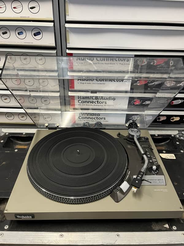 Technics SL-23 Turntable