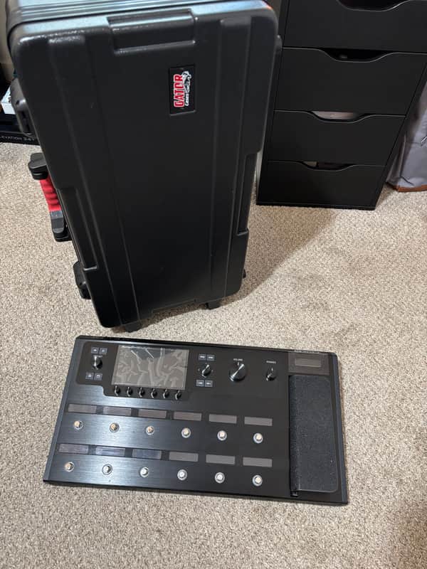 Line 6 Helix Floor with Gator Case with Wheels image 1