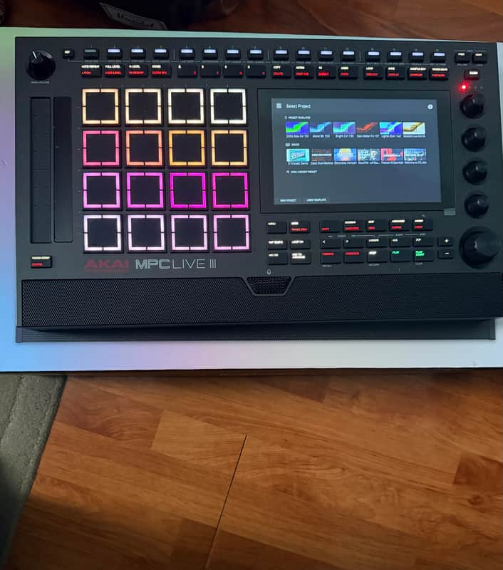 Akai MPC Live III 2026 - Like new image 1
