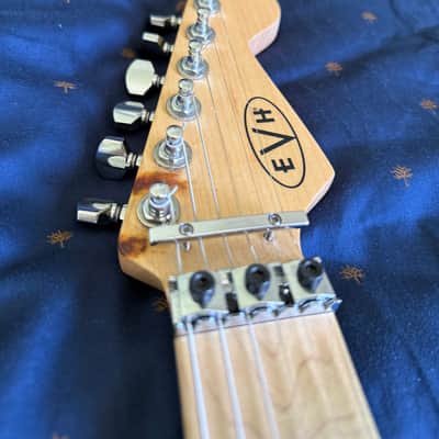 EVH Striped Series 2020 - White with Black Stripes image 4