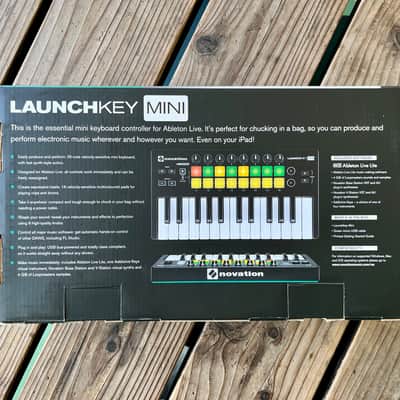 Novation Launchkey Mini MKII MIDI Keyboard Controller with Gator Case image 8
