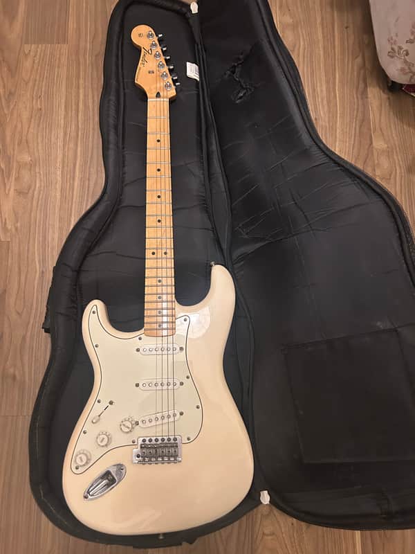 Fender Standard Stratocaster 2025 - Present - Olympic White image 1