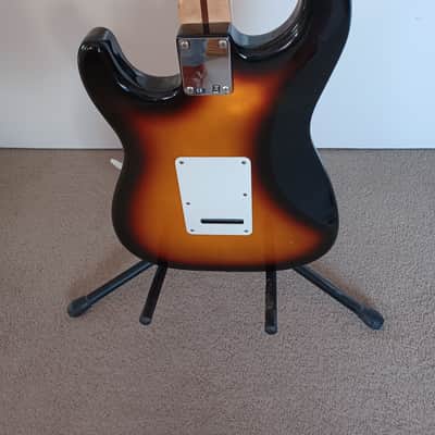 Fender Standard Stratocaster with Maple Fretboard 1998 - 2005 - Brown Sunburst image 4