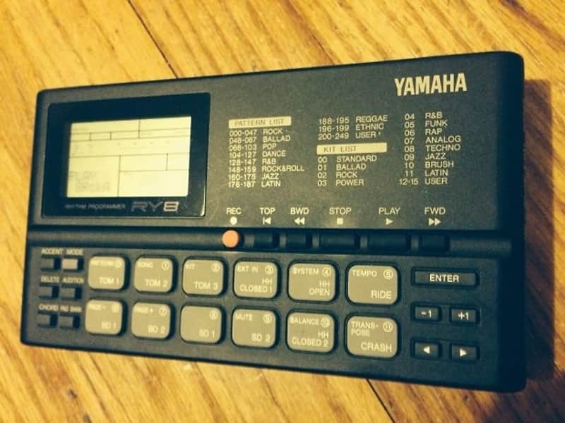 Yamaha RY8 Portable Rhythm Programmer ***drum machine + guitar