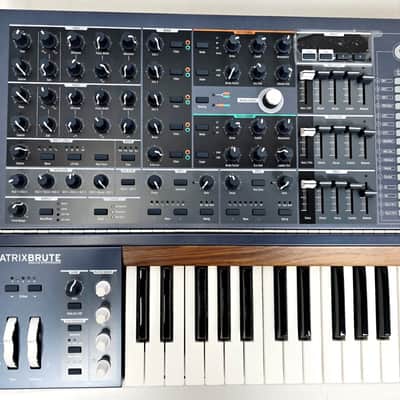Arturia MatrixBrute Analog Monophonic Synthesizer 49-Key Keyboard Synthesizer image 4