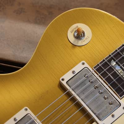 Unplayed! 2022 Gibson Custom Shop 1957 Reissue Les Paul 70th Anniversary Electric Guitar Murphy Lab Double Gold Darkback + COA OHSC image 3
