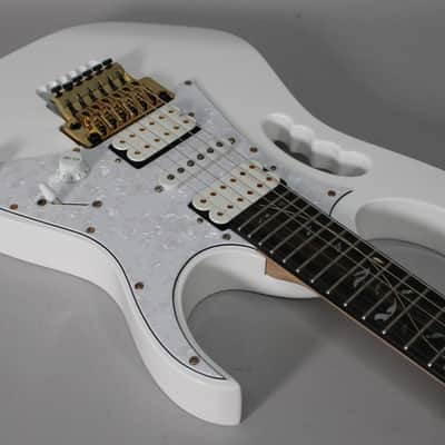 Ibanez JEM7VP Steve Vai Signature with Rosewood Fretboard 2004 - 2019 White image 9