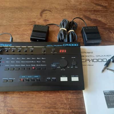Roland CR-1000 /w 2 original footswitches and manual