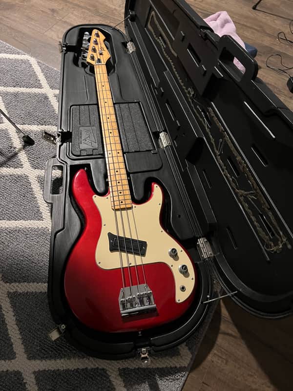 Peavey T-20 Sun Fire Red USA made image 1