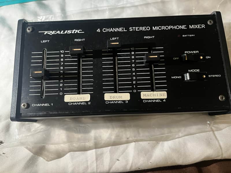 REALISTIC 4-CHANNEL STEREO MIC MIXER 32-1105 VTG 80s 1980s - Black image 1