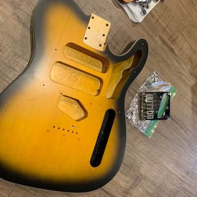 Reverend  Eastsider T body and neck image 6