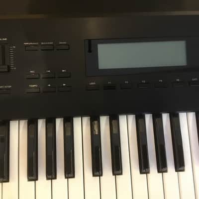 Roland W 30 1990 image 2