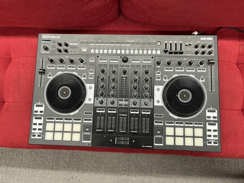 Roland DJ-808 DJ Controller - Black image 1