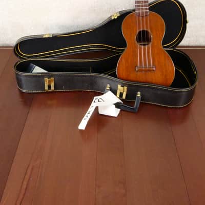Martin Concert Ukulele 1937 w/Chip board case image 1