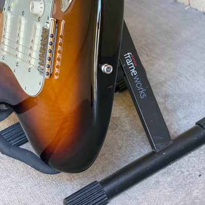 Fender American Deluxe Stratocaster 2013 3-Color Sunburst Maple Neck OHSC image 15