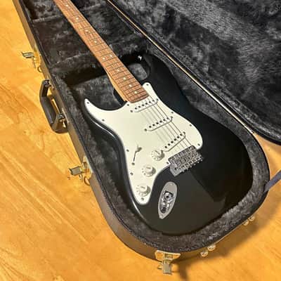 Fender  Stratocaster  2021 - Black Left Handed image 1