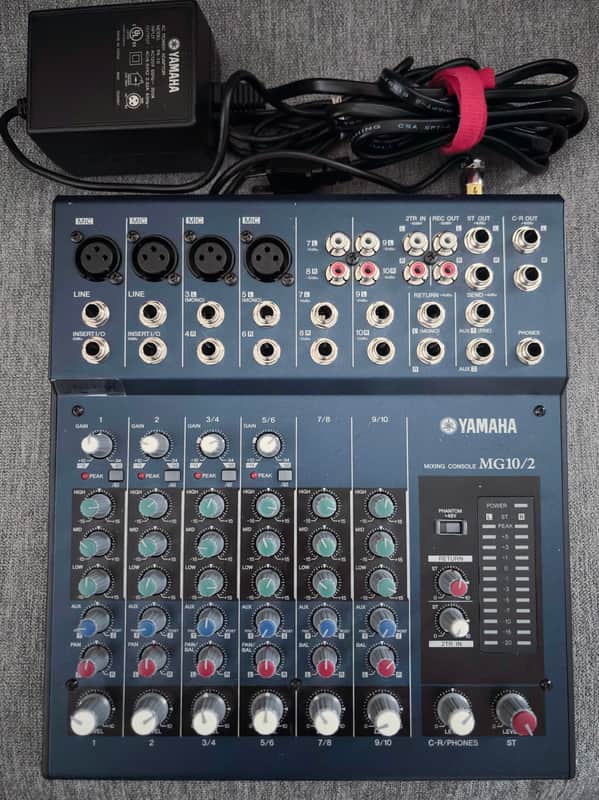 Yamaha MG10/2 2004 - Blue image 1