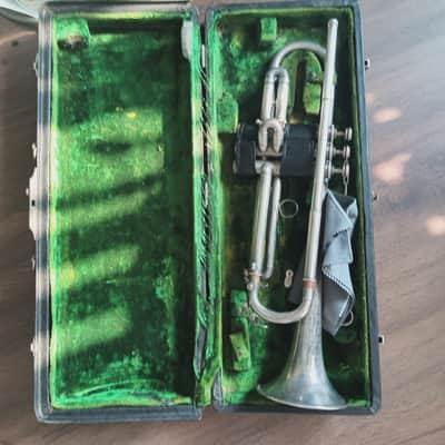 C.G. Conn New York Symphony 1924 - Silver Plate - Antique Professional (22B) - Originally so popular they changed the 22B to the econo/student model image 1