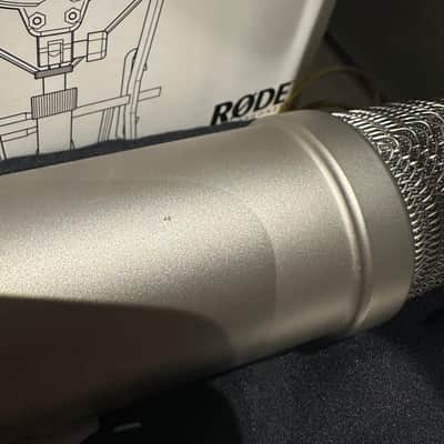 RODE NT1-A Large Diaphragm Cardioid Condenser Microphone 2002 - Present - Silver image 10