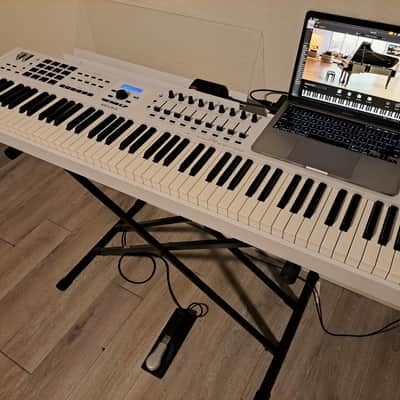 (Full Bunble) Arturia KeyLab MKII 88-Key Weighted MIDI Controller