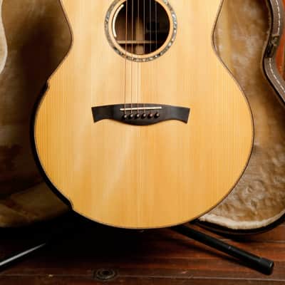 Maestro Custom Series Raffles IR Acoustic-Electric Guitar Pre-Owned image 1