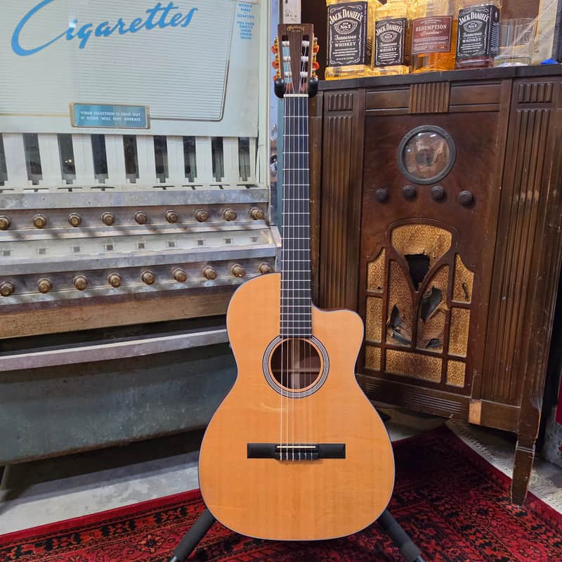 2012 Martin 000C Nylon Natural