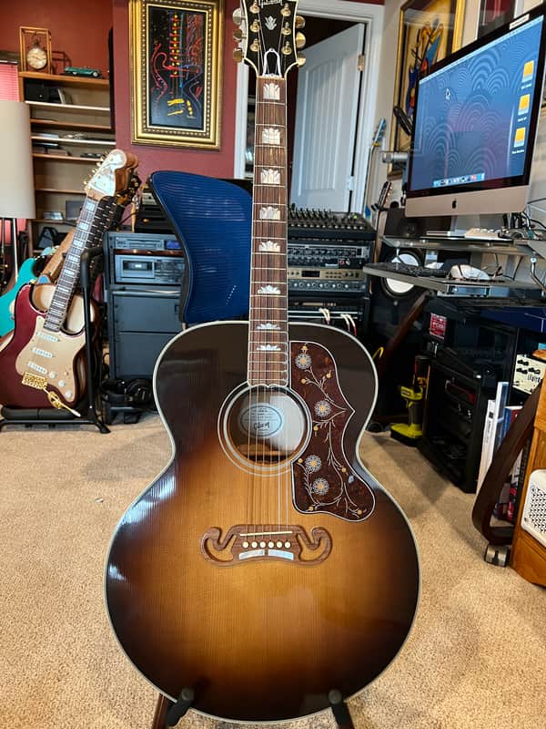 Gibson J 200 2014 - Sunburst image 1