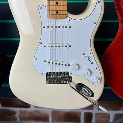 Fender MIJ ST68 Stratocaster Vintage White 2014 Electric Guitar image 4