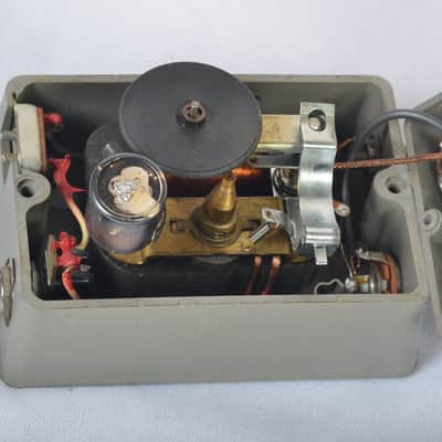 DeArmond Tremolo Control model 60B 1964-5 image 15