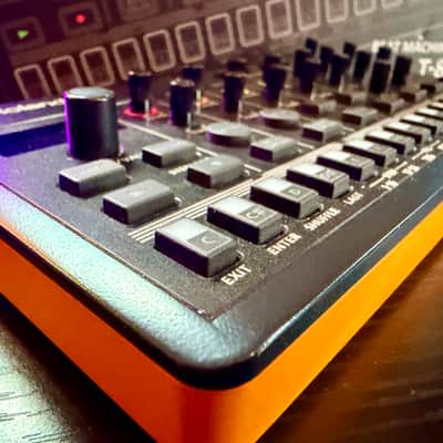 Roland T-8 AIRA Compact Beat Machine image 2
