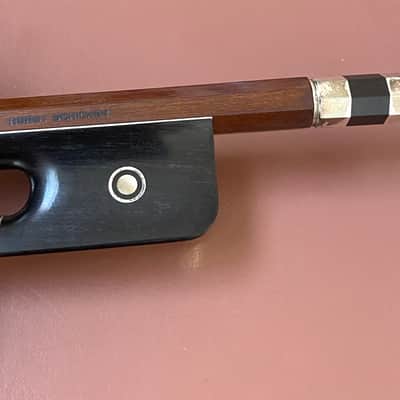 Immagine Excellent Used Bass Bow from the Workshop of Horst Schicker in Germany,Pernambuco Wood,Solid Silver Mountings - 8