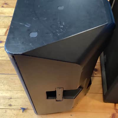 Immagine ( PAIR ) Yamaha DXR15 mkI 2-Way 1100-Watt 15" Active Loudspeaker + ( Cover )  - Very Good Condition - 4