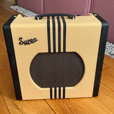 Supro 1822R Delta King 12 15-Watt 1x12" Guitar Combo 2021 - Present - Tweed / Black Stripes image 1