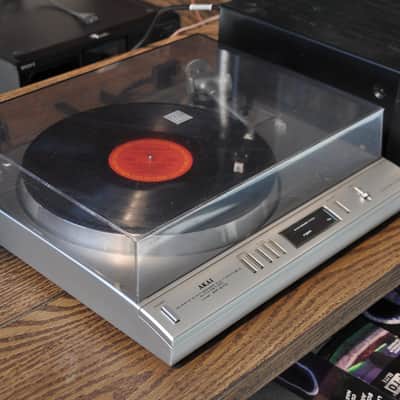 Akai AP-Q70 direct drive, quartz synthesizer, auto return image 3