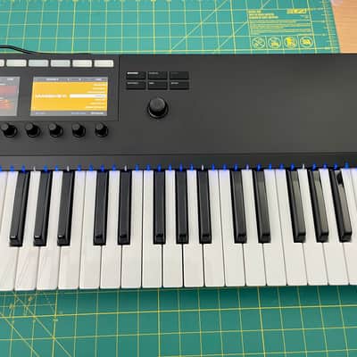 Native Instruments Komplete Kontrol S61 Mk2 2010s - Black image 5