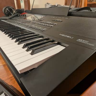 Medeli AKX10 61-Key Digital Arranger Workstation BUNDLE image 4