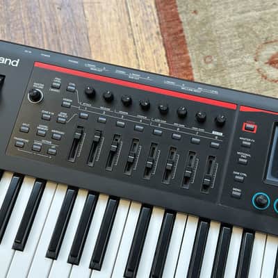 Roland FANTOM 06 61-Key Synthesizer Keyboard w/ Synth Action & Colour Touchscreen image 4