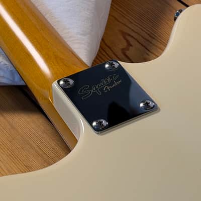 Squier J Mascis Jazzmaster with Rosewood Fretboard 2012 - 2017 - Vintage White image 8