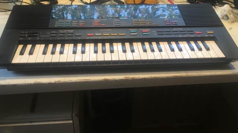 Yamaha PSS-580 80s Portasound FM MIDI keyboard digital synth