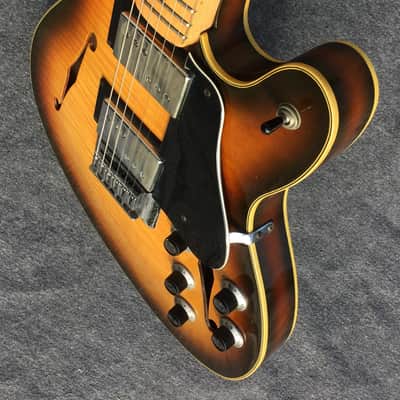 Fender Starcaster 1975-76 Sunburst Flammed top SUPER! image 5