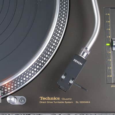 Technics SL-1200MK4 Black direct drive turntable in Very Good Condition image 6