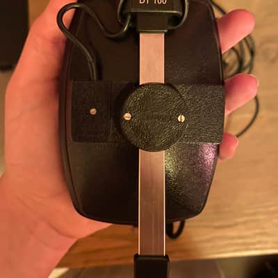 Beyerdynamic DT100 Headphones (Black 400 Ohm) 2010s - Black image 2