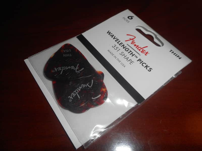 Fender Wavelength 351 Guitar Picks (6), Thin, TORTOISE SHELL, 198-3351-100 image 1